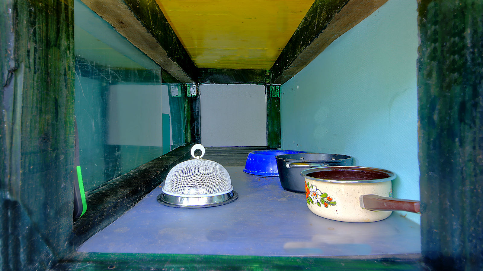 The earlier cat shelter