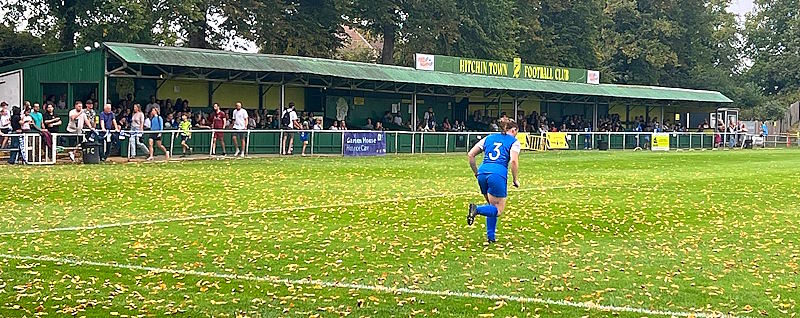 Over 400 fans arrived to watch Hitchin take on the Os