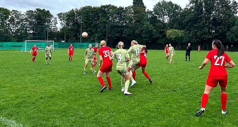 GLWFL action at Islington Borough match