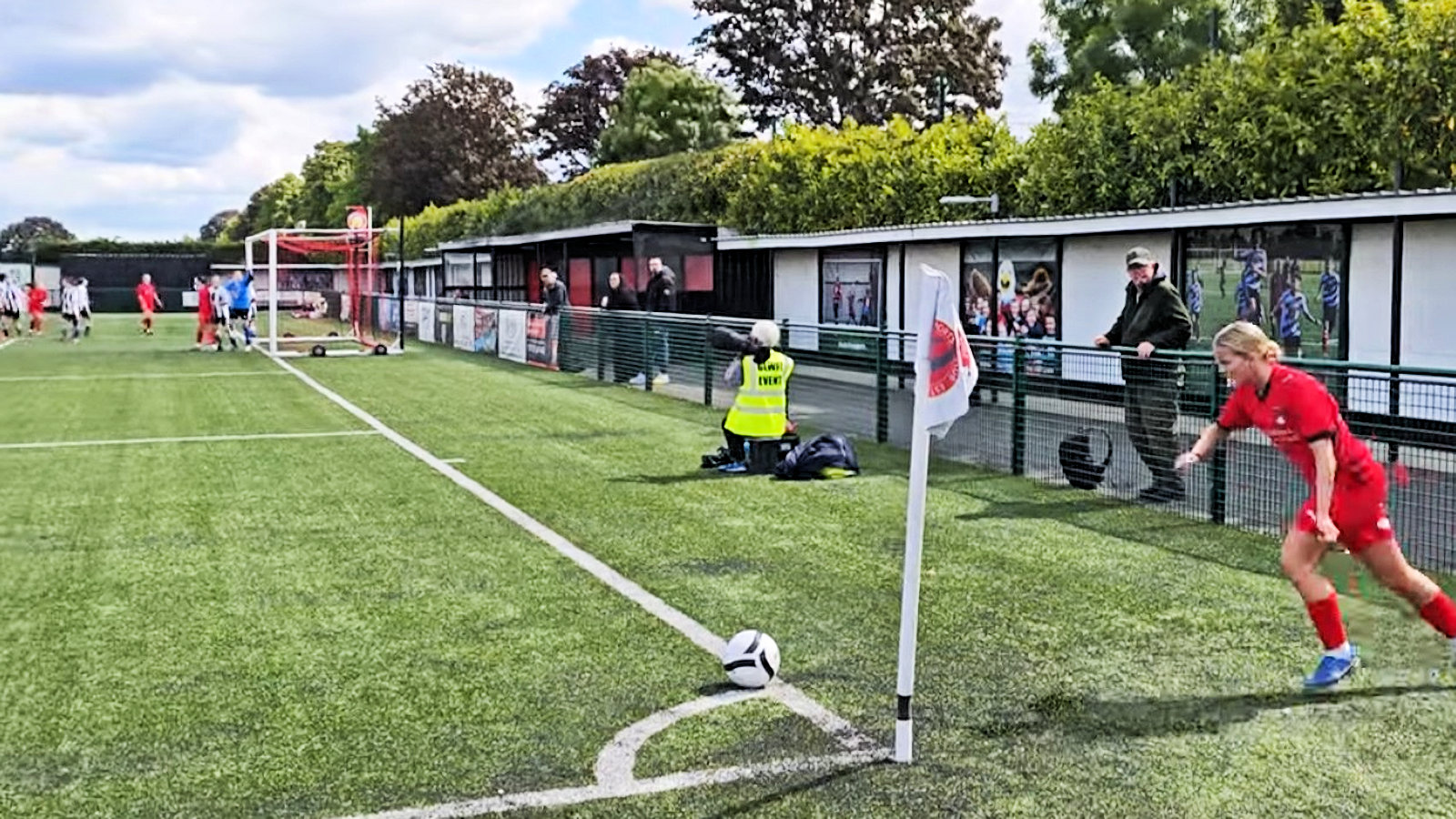 Poppy Binding, O's specialist left-foot corner taker, got an early chance in the final.