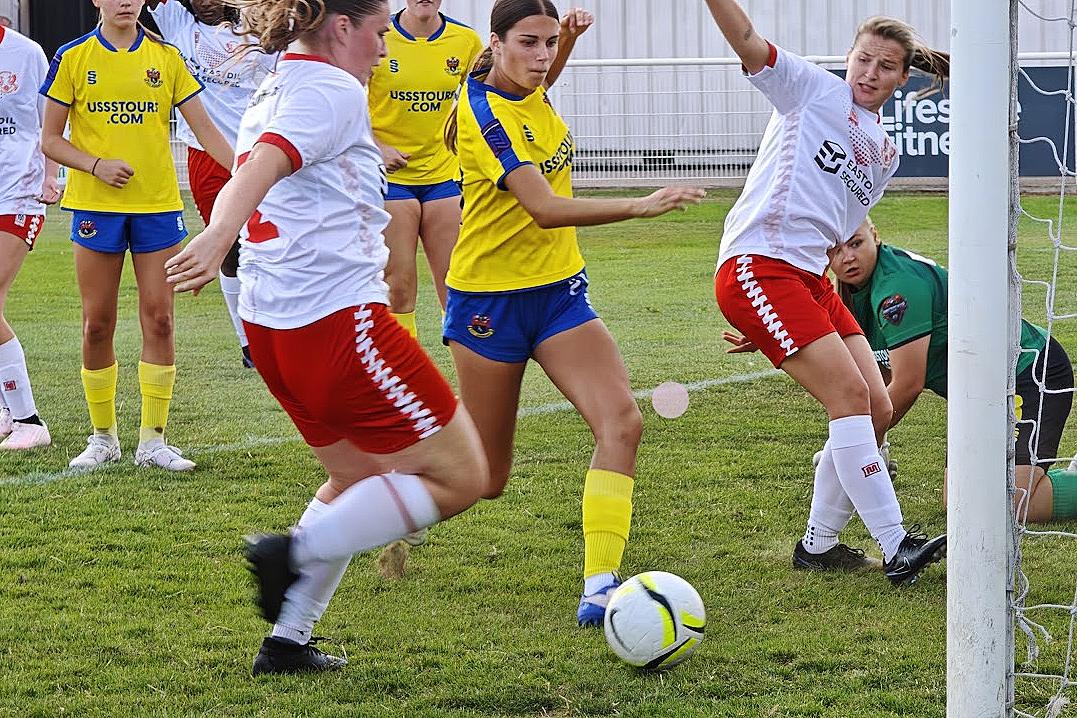 Beth 'two goal' Brogan reacts the quickest