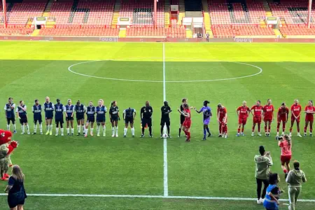 Orient and Luton line up pre-match
